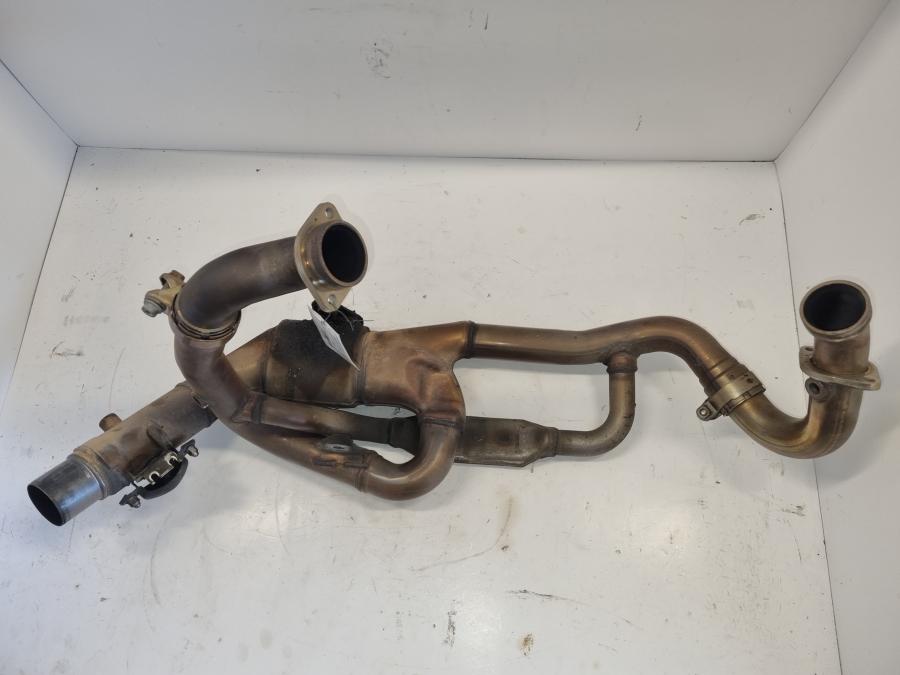 Baksidan på Grenrör från en Suzuki DL 1000 -2016 motorcykel.