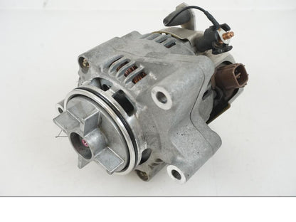 Framsidan på Generator från en BMW K 1200 S -2005 motorcykel.