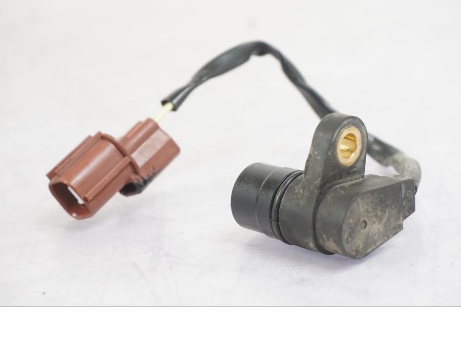 Vänster sida på Kamaxelsensor från en Kawasaki ZX-10R -2008 motorcykel.