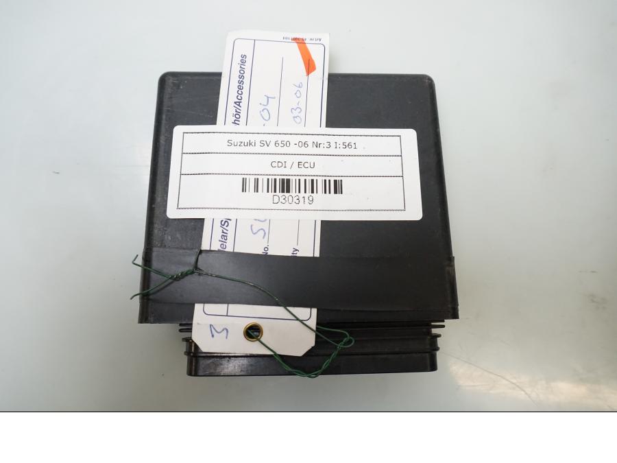 Framsidan på CDI / ECU från en Suzuki SV 650 -2006 motorcykel.