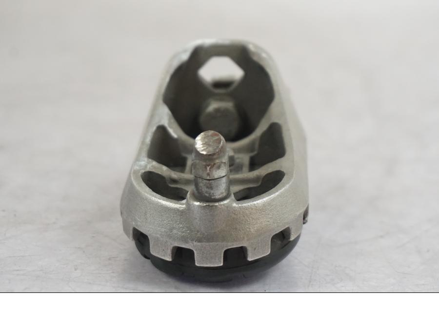 Extrabild4 på Fotpinne från en Triumph Tiger -2009 motorcykel.