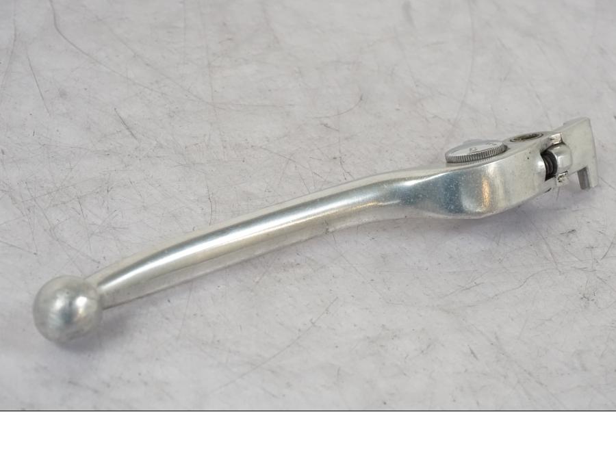 Höger sida på Bromsgrepp från en Suzuki VL 800 -2002 motorcykel.