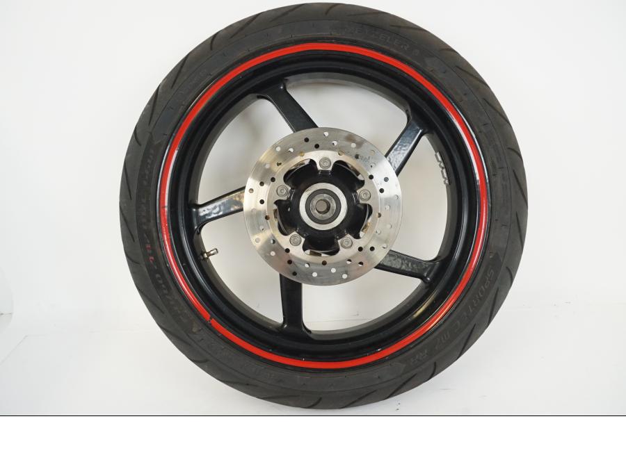 Snett uppifrån på Hjulpaket från en Aprilia RS 250 -1998 motorcykel.