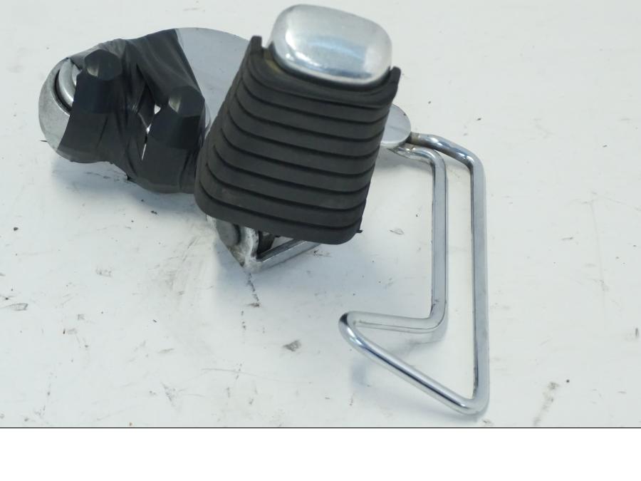 Snett uppifrån på Fotpinne från en Yamaha XV 535 -1995 motorcykel.