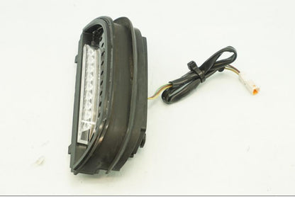 Vänster sida på Baklampa från en Husqvarna Vitpilen 701 -2018 motorcykel.