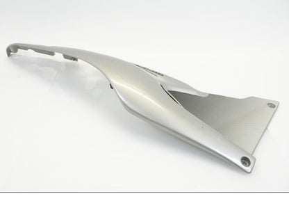 Baksidan på Bakvinge från en Aprilia Pegaso 650 -1997 motorcykel.