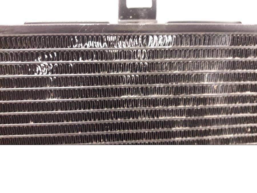 Höger sida på Vattenkylfläkt från en Kawasaki Z 900 -2020 motorcykel.