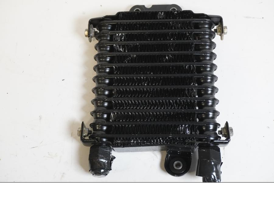 Baksidan på Oljekyl från en Suzuki VL 1500 -1998 motorcykel.