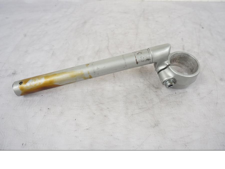 Framsidan på Styre från en Honda VTR 1000 F -1997 motorcykel.