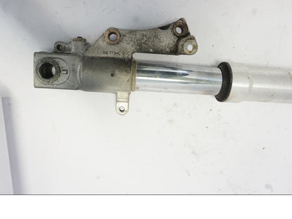 Vänster sida på Gaffelben från en Suzuki GSX-R 750 -1992 motorcykel.