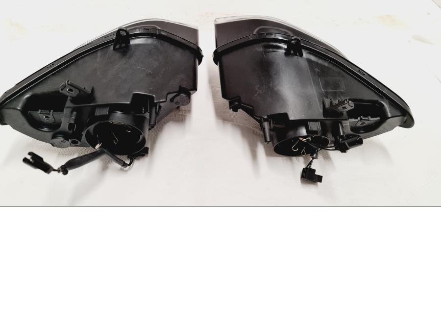 Höger sida på Strålkastare från en BMW R 1200 RS -2014 motorcykel.