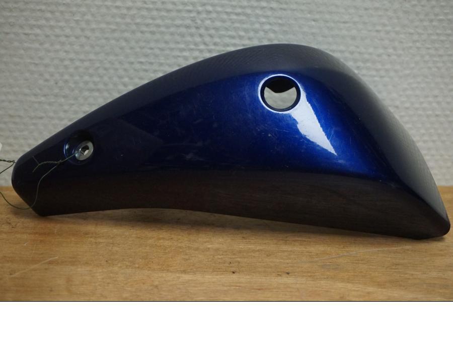 Framsidan på Sidopanel från en Yamaha XVS 1300 -2008 motorcykel.