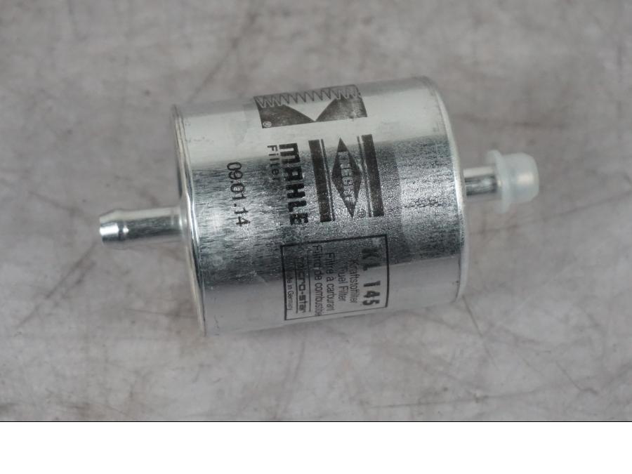 Vänster sida på Bensinfilter från en BMW R 1150 GS/A -2002 motorcykel.