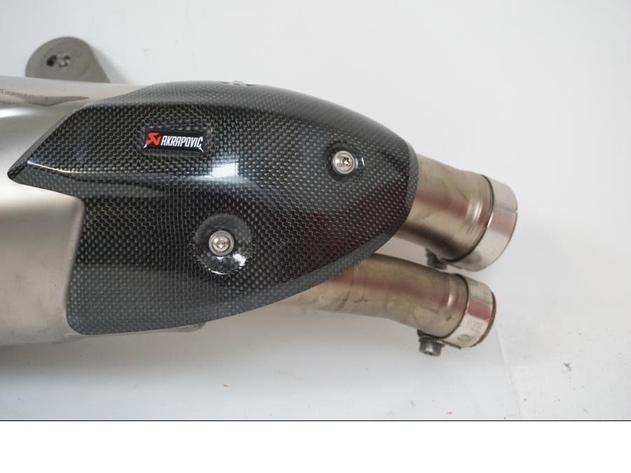 Vänster sida på Ljuddämpare Sport från en BMW S 1000 R -2018 motorcykel.