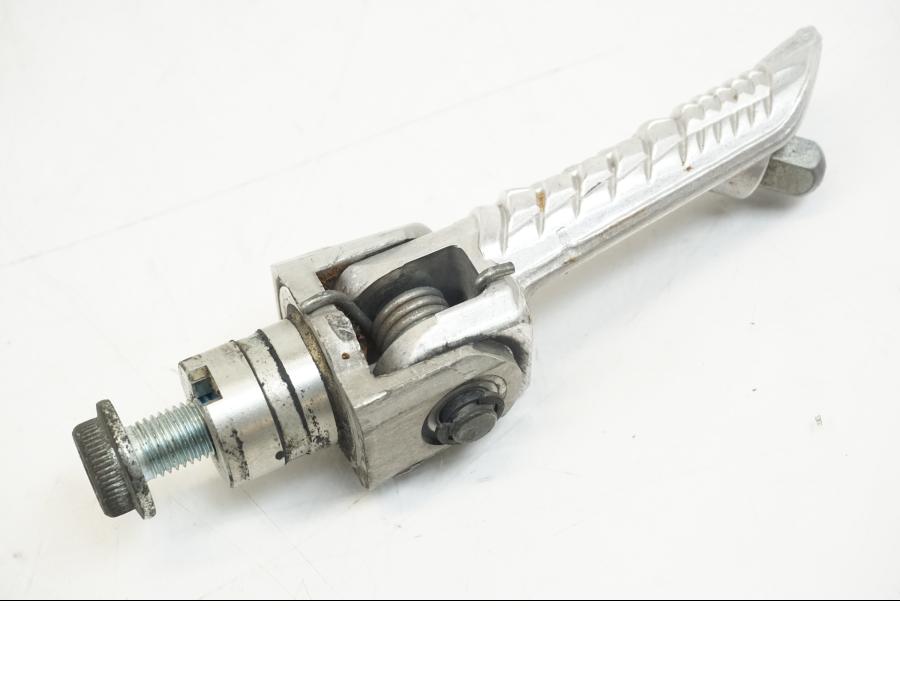 Baksidan på Fotpinne från en Suzuki GSX-R 1000 -2005 motorcykel.