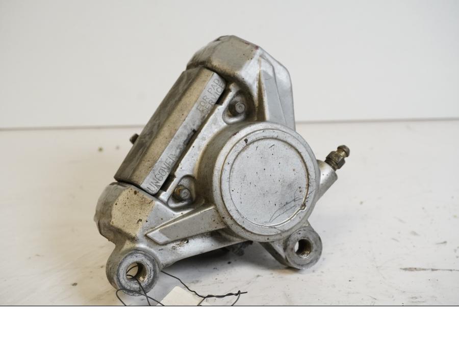 Framsidan på Bromsok från en Yamaha YZF 1000 R -2001 motorcykel.