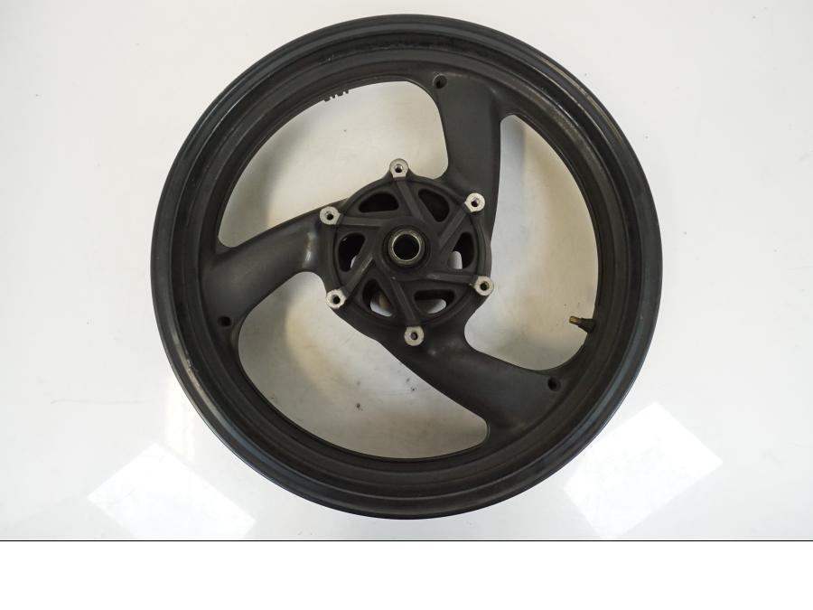 Framsidan på Fälg från en Yamaha XJR 1300 -2002 motorcykel.