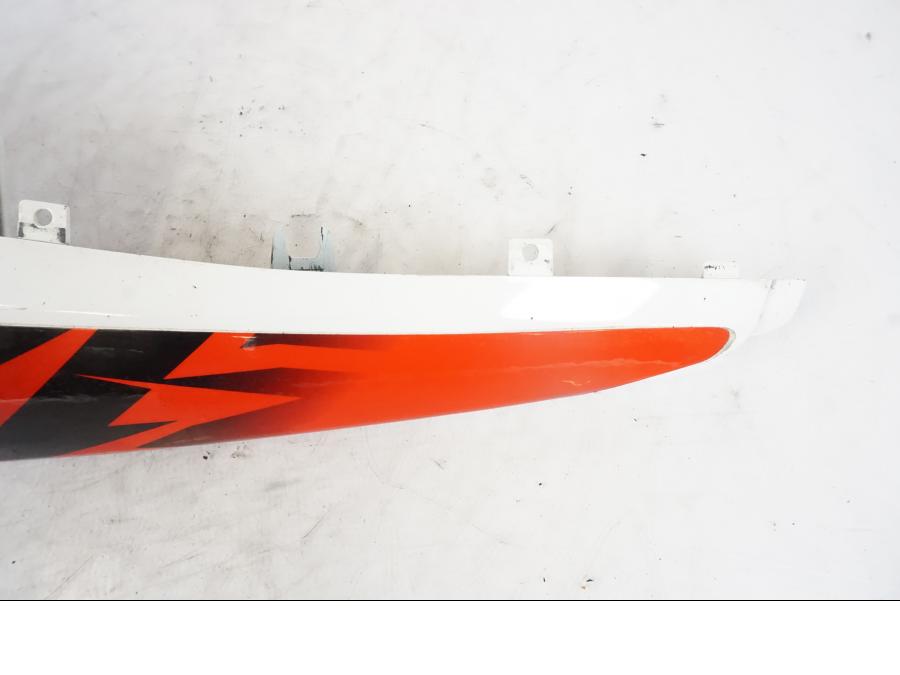 Extrabild1 på Bakvinge från en Yamaha YZF-R 125 -2008 motorcykel.