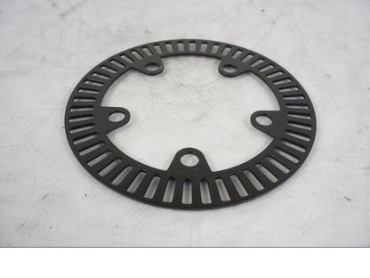 Höger sida på ABS krans från en KTM 1290 Super Duke -2019 motorcykel.