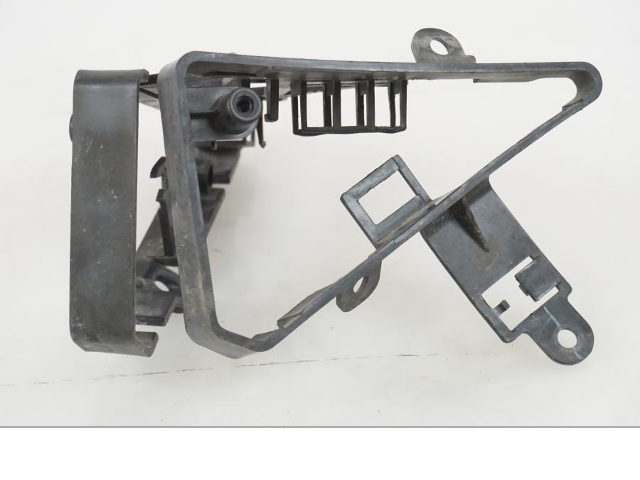 Framsidan på Fäste från en H-D Adventure Pan America Special RA1250S -2021 motorcykel.