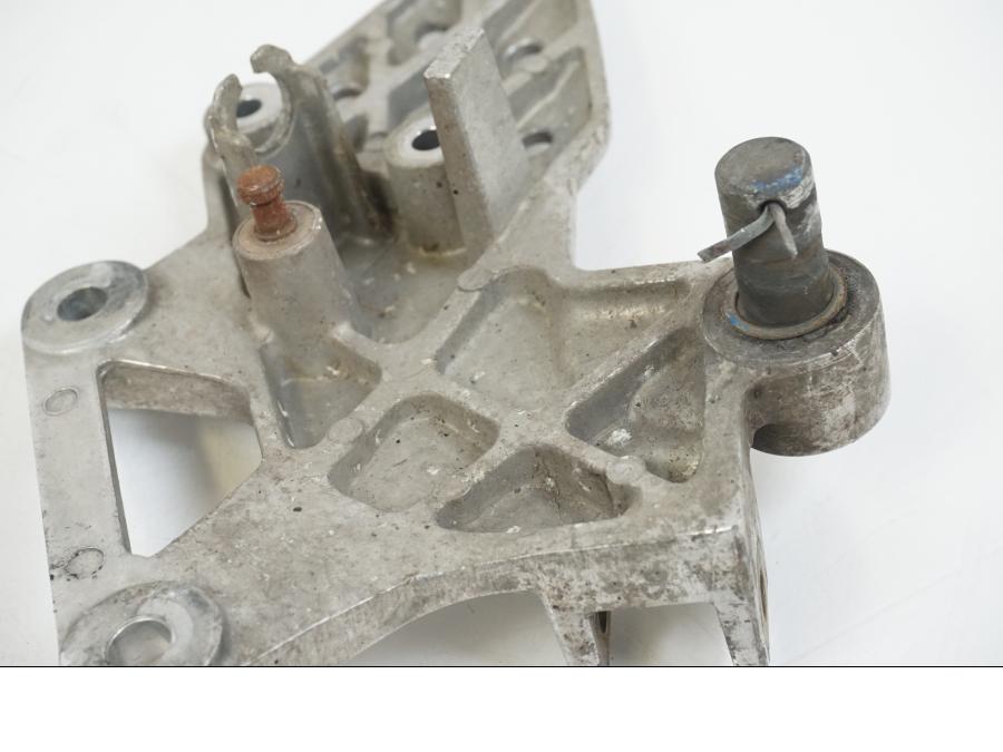 Extrabild2 på Fotpinnefäste från en Honda CBR 125 R -2006 motorcykel.