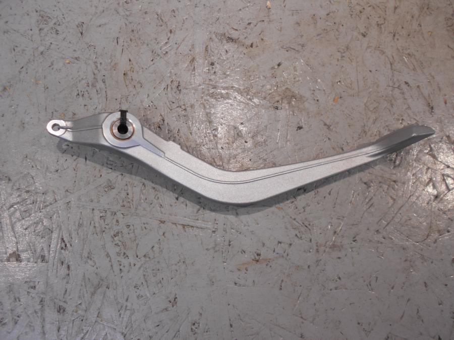 Framsidan på Bromspedal från en BMW K 1600 -2015 motorcykel.