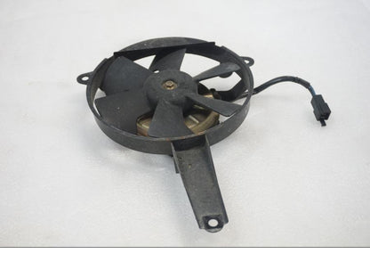 Framsidan på Vattenkylfläkt från en Yamaha YZF R6 -1999 motorcykel.