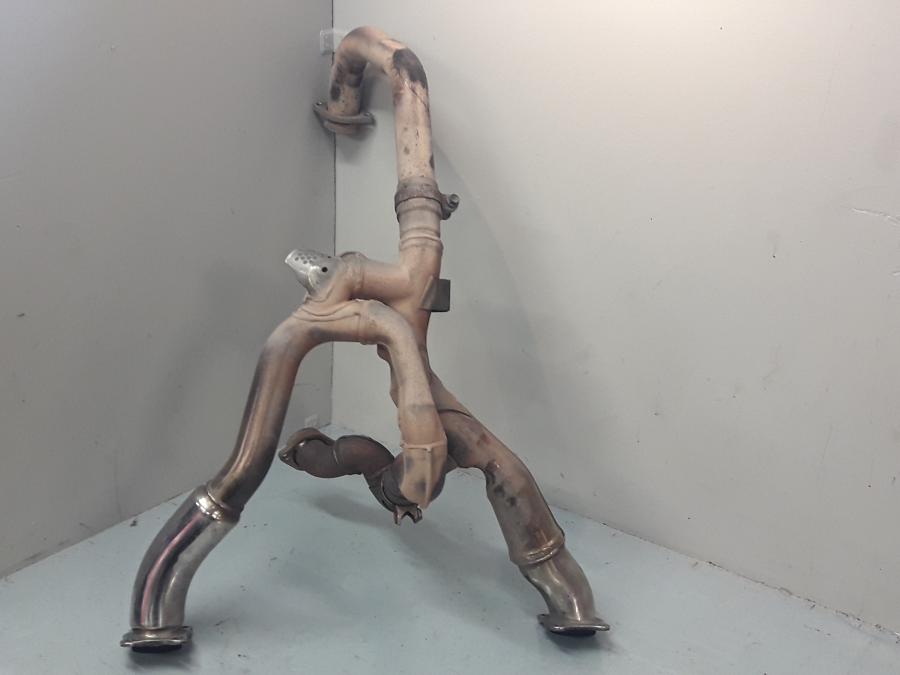 Framsidan på Grenrör från en Suzuki SV 1000 -2004 motorcykel.