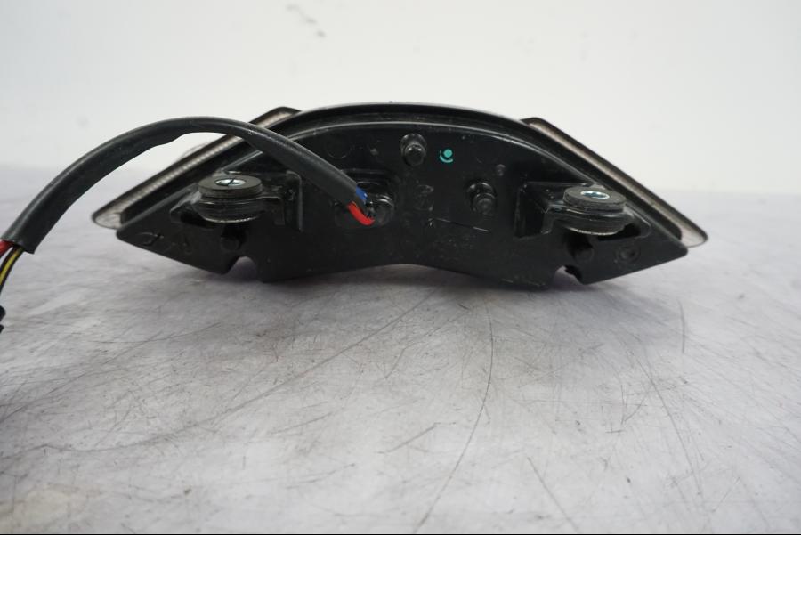 Snett uppifrån på Baklampa från en Kawasaki Versys 650 -2014 motorcykel.