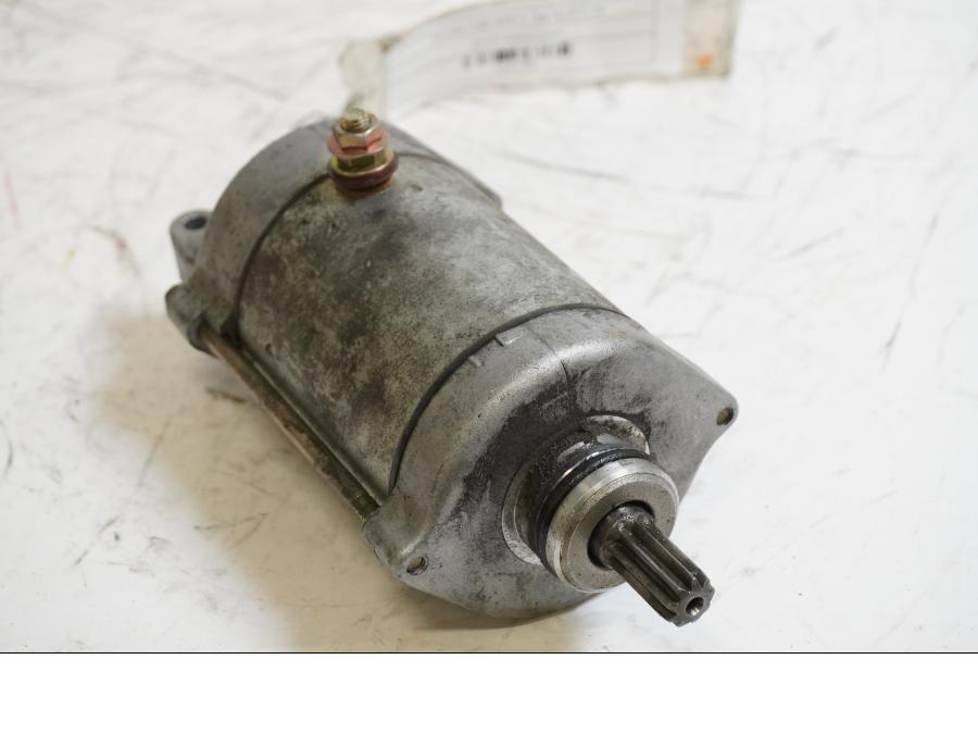 Framsidan på Startmotor från en Honda CBR 600 -1995 motorcykel.