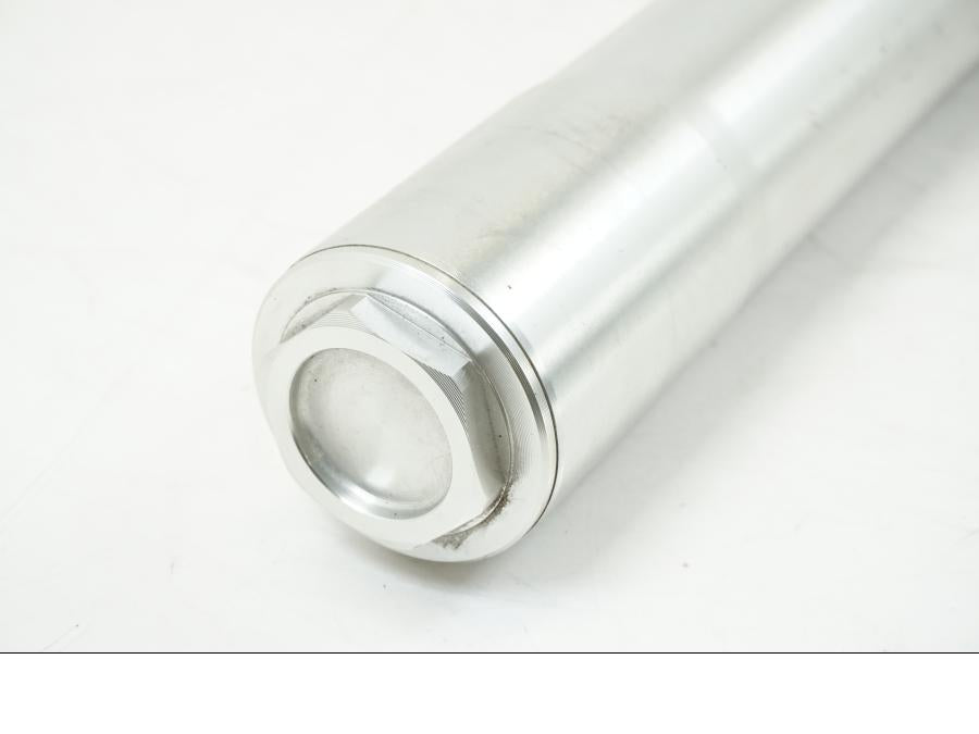 Extrabild2 på Gaffelben från en Ducati Hyperstrada -2013 motorcykel.