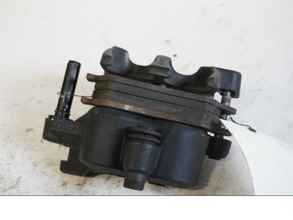 Höger sida på Bromsok från en BMW R 1200 R -2007 motorcykel.