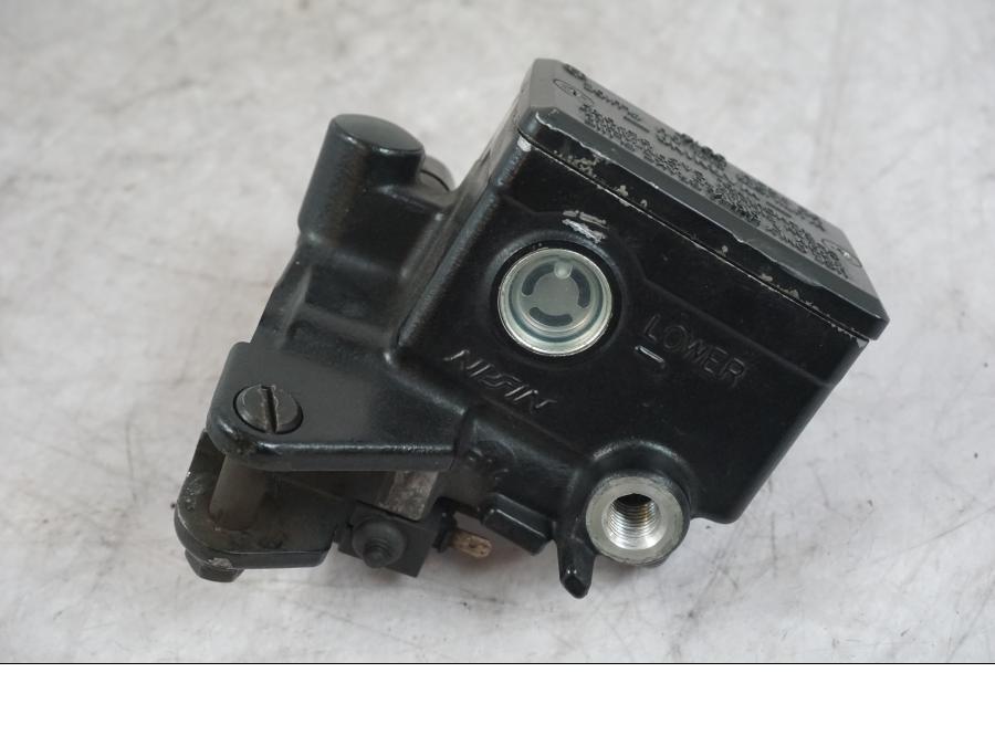 Framsidan på Bromshuvudcylinder från en Buell 1125 R -2008 motorcykel.