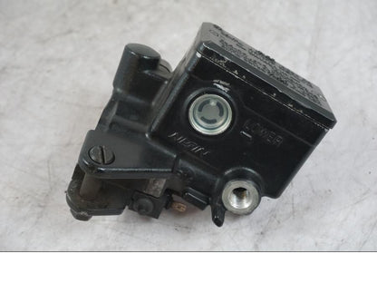 Framsidan på Bromshuvudcylinder från en Buell 1125 R -2008 motorcykel.