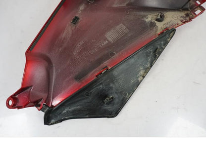 Extrabild1 på Bensintankskåpa från en Honda VFR 1200 -2010 motorcykel.