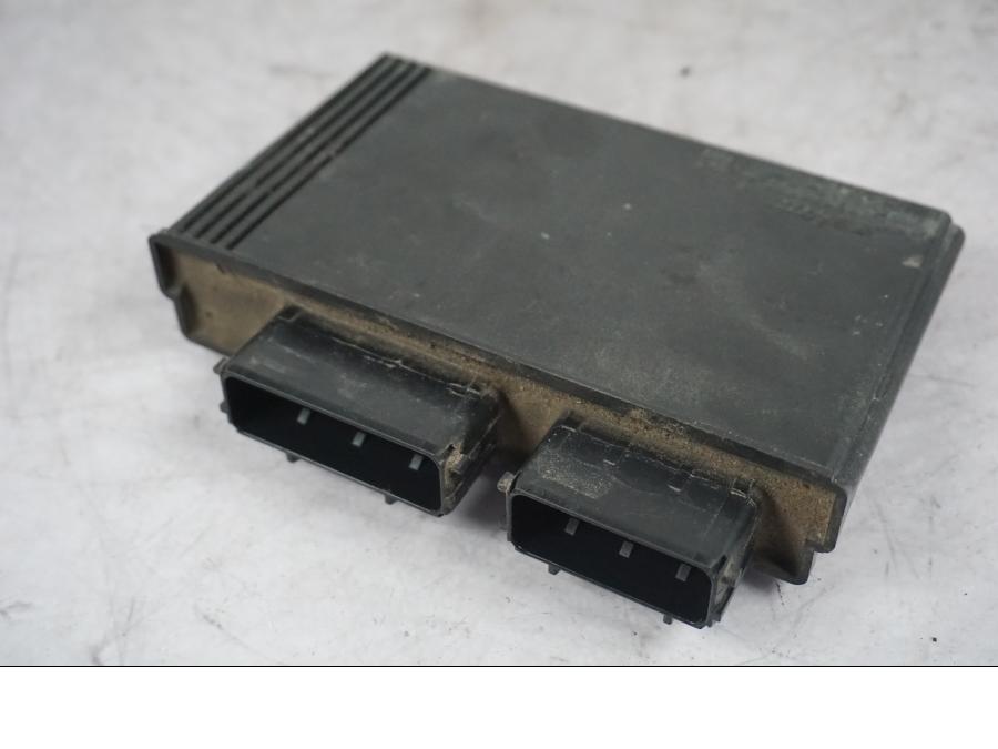 Snett uppifrån på CDI / ECU från en Triumph Tiger Explorer -2016 motorcykel.