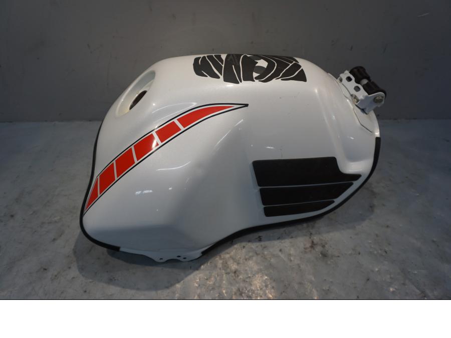 Baksidan på Bensintank från en Yamaha XT 1200 Z -2011 motorcykel.
