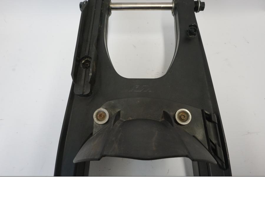 Extrabild2 på Sving från en KTM 690 Duke -2016 motorcykel.