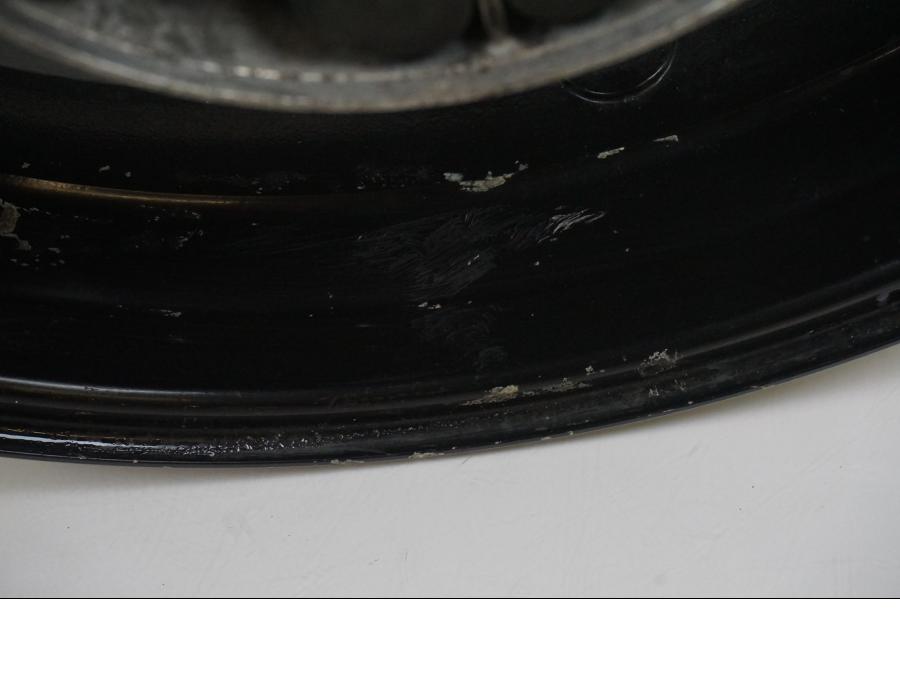 Extrabild2 på Fälg från en Suzuki SV 650 -2005 motorcykel.