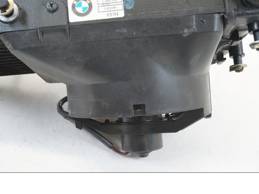 Snett uppifrån på Vattenkyl från en BMW K 1200 LT -2004 motorcykel.