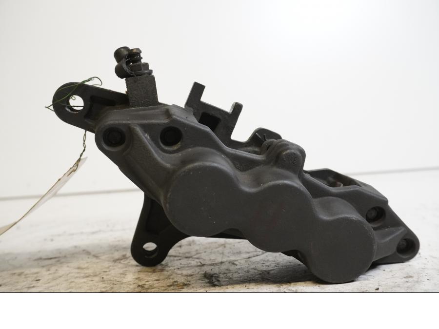 Baksidan på Bromsok från en Kawasaki ZX-9R -1999 motorcykel.