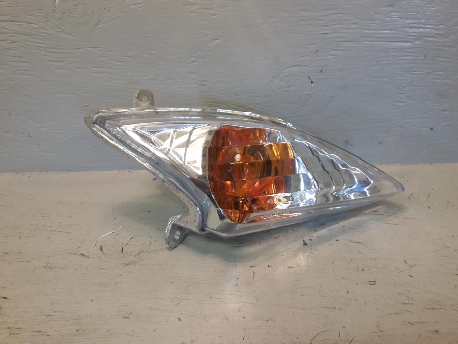 Framsidan på Blinkers från en Yamaha Cygnus -2007 motorcykel.