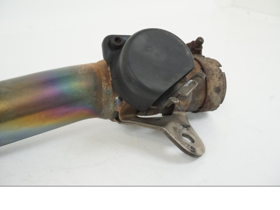 Baksidan på Mellanrör från en Suzuki GSX-R 1000 -2003 motorcykel.