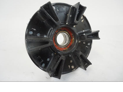 Snett nerifrån på Drevfäste från en Honda XL 1000 V -2008 motorcykel.