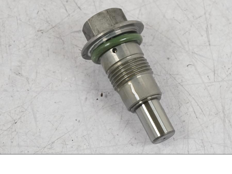 Framsidan på Kamkedjesträckare från en BMW R 1250 GS -2023 motorcykel.