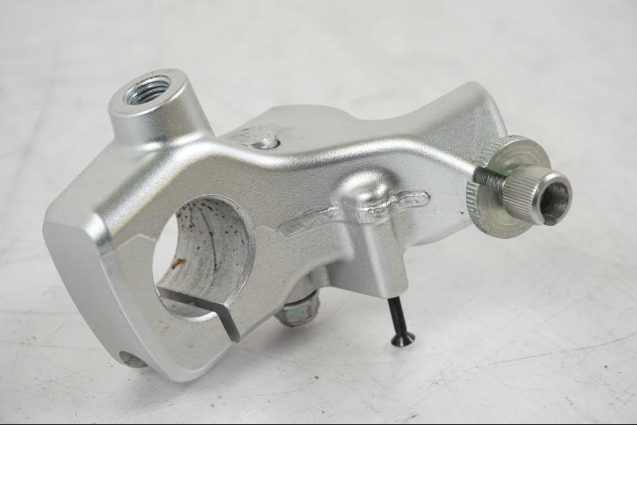 Framsidan på Kopplingsklo från en Suzuki VZR 1800 -2009 motorcykel.