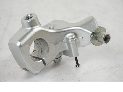 Framsidan på Kopplingsklo från en Suzuki VZR 1800 -2009 motorcykel.