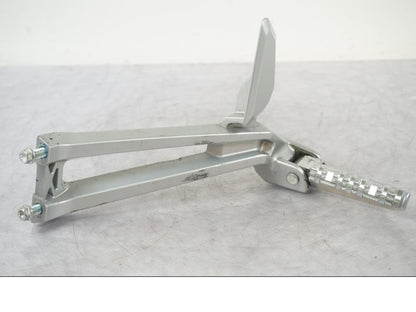 Framsidan på Fotpinne från en Yamaha MT 125 -2017 motorcykel.