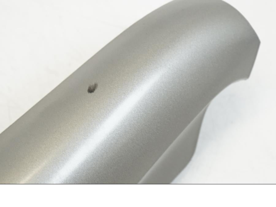 Baksidan på Styrkåpa från en BMW K 1200 LT -2004 motorcykel.