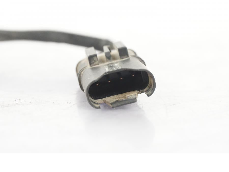 Snett uppifrån på Lambdasond från en BMW R 1200 GSA -2012 motorcykel.